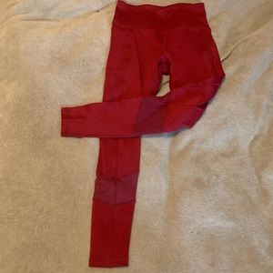 Leggings with mesh detail